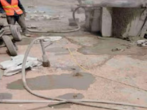 红花岗水泥混凝土路面板底注浆技术 路面脱空注浆整治方案